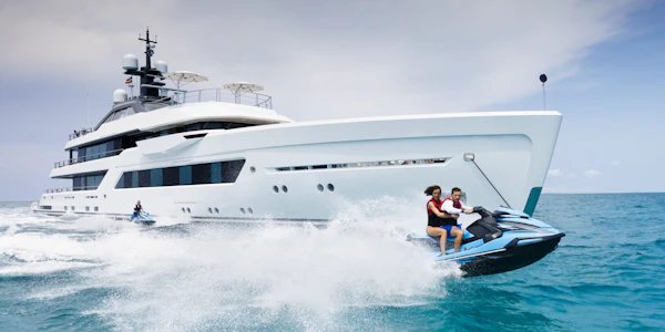 Entourage Yacht For Charter