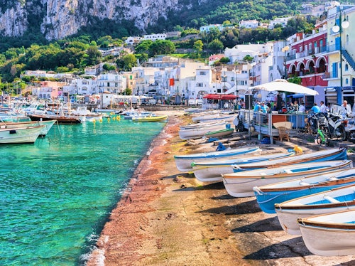 Why charter a yacht in Capri Italy