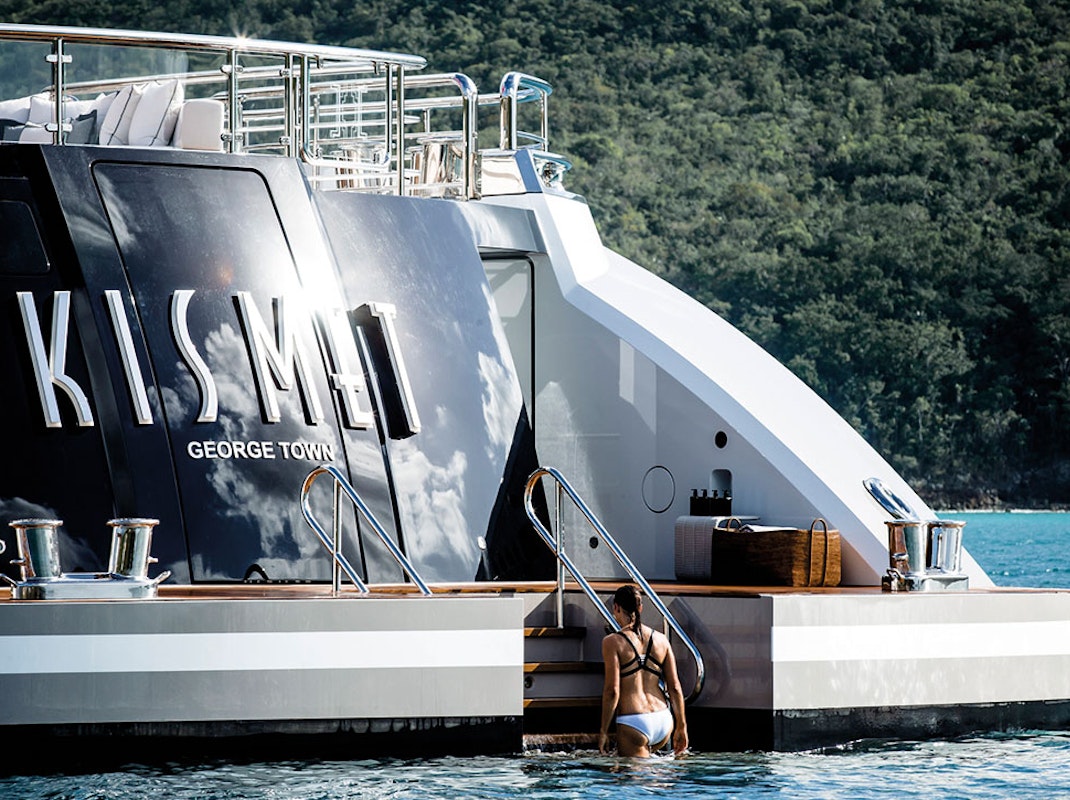 Luxury Yacht Charter Experience - Moran Yacht & Ship