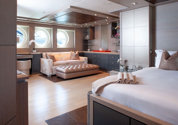 DEFIANT Master Stateroom Seating
